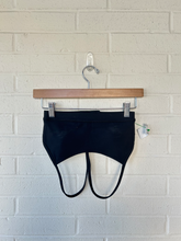 Load image into Gallery viewer, Lulu Lemon Sports Bra Size Extra Small
