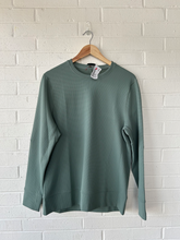 Load image into Gallery viewer, Lulu Lemon Athletic Top Size Small
