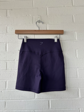 Load image into Gallery viewer, Gymshark Shorts Size Extra Small
