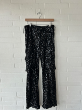 Load image into Gallery viewer, Fashion Nova Pants Size Large
