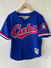 Load image into Gallery viewer, Mitchell &amp; Ness Athletic Top Size Medium
