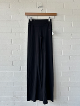 Load image into Gallery viewer, Gym Shark Athletic Pants Size Extra Small

