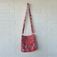 Load image into Gallery viewer, Vera Bradley Purse
