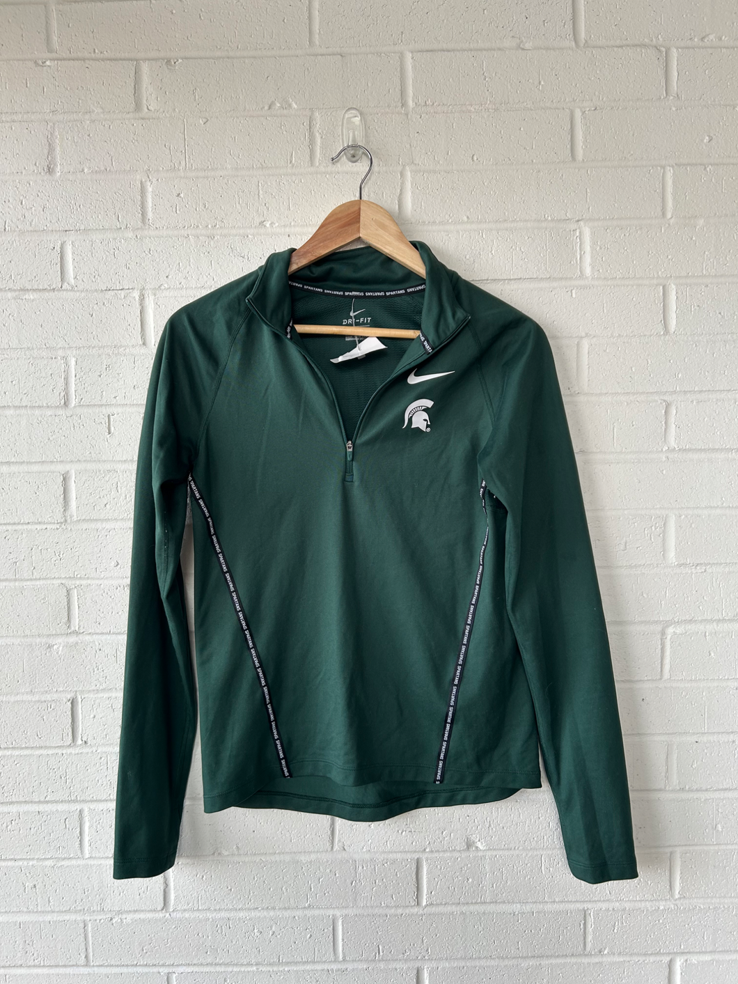 Nike Athletic Top Size Extra Small