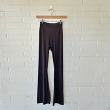 Load image into Gallery viewer, Aerie Athletic Pants Size Medium
