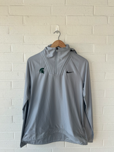 Load image into Gallery viewer, Nike Athletic Top Size Small
