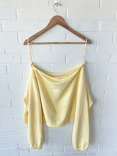 Load image into Gallery viewer, Edikted Sweatshirt Size Large
