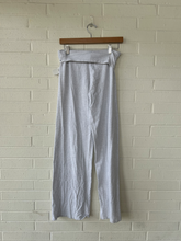 Load image into Gallery viewer, Brandy Melville Pants Size Small
