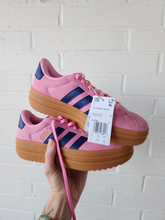 Load image into Gallery viewer, Adidas Casual Shoes Womens 7
