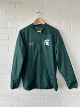 Load image into Gallery viewer, Nike Athletic Top Size Small
