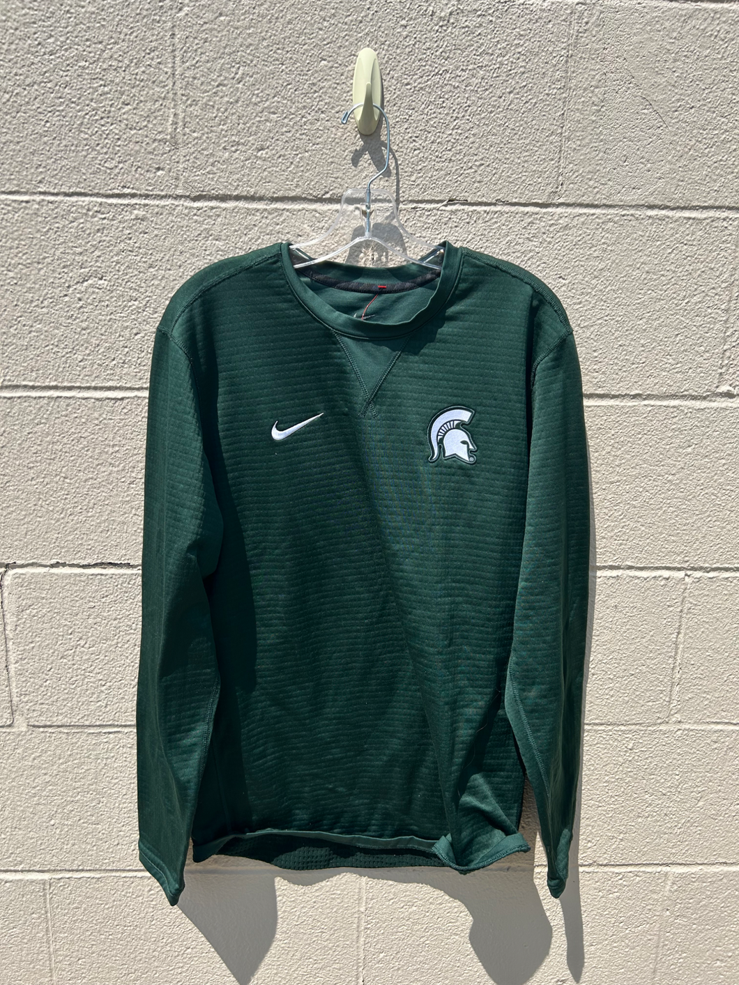 Nike Athletic Top Size Large