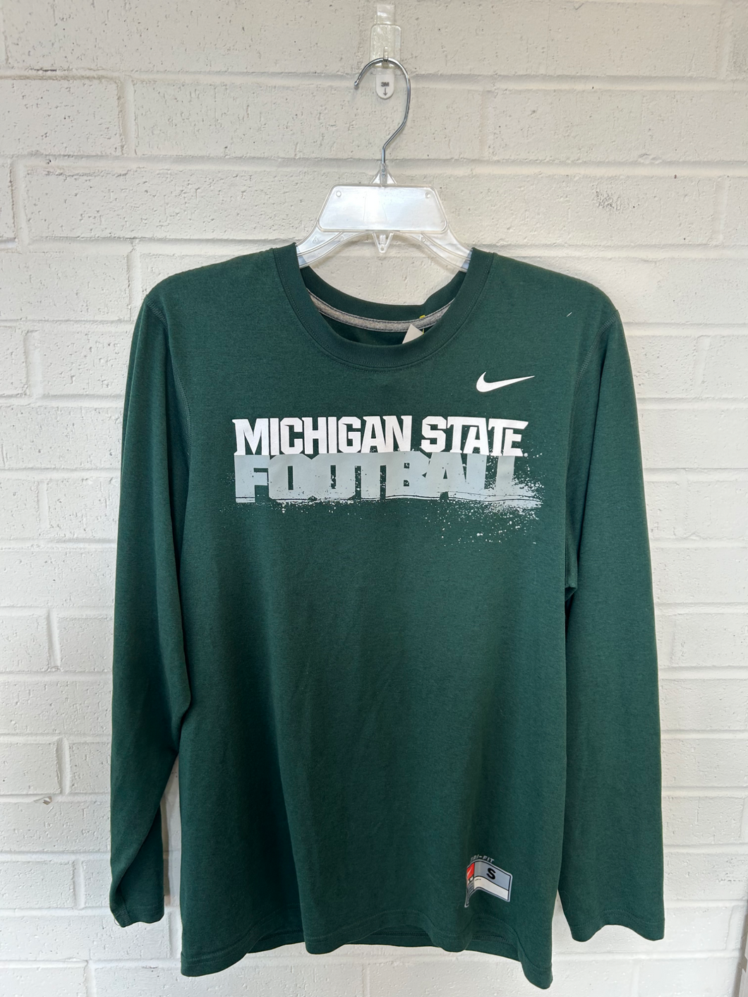 Nike Athletic Top Size Small