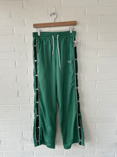 Load image into Gallery viewer, Reebok Pants Size Medium
