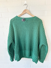 Load image into Gallery viewer, American Eagle Sweater Size Extra Small
