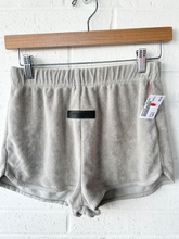 Load image into Gallery viewer, Shorts Size Small
