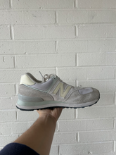 Load image into Gallery viewer, New Balance Casual Shoes Womens 8
