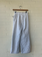 Load image into Gallery viewer, Pants Size Small
