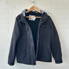 Load image into Gallery viewer, Levi Heavy Outerwear Size Small
