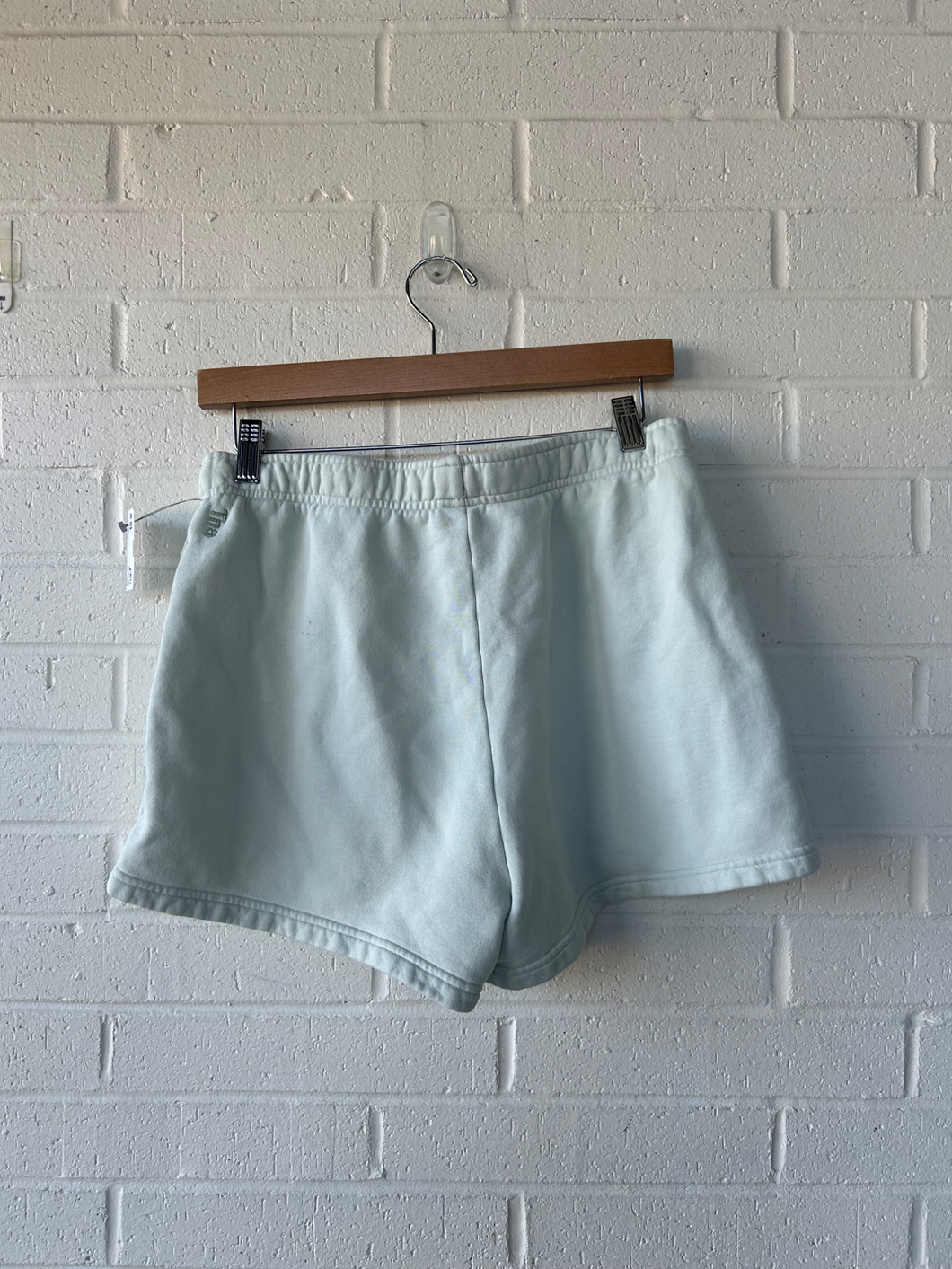 Tna Shorts Size Medium