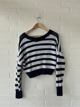 Load image into Gallery viewer, Offline Sweater Size Medium
