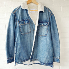 Load image into Gallery viewer, Old Navy Heavy Outerwear Size Large
