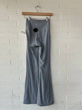 Load image into Gallery viewer, Lululemon Athletic Pants Size 3/4 (27)
