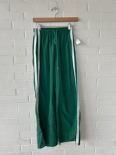Load image into Gallery viewer, Edikted Pants Size Extra Small
