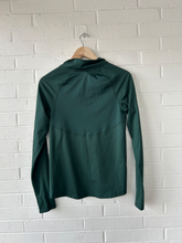 Load image into Gallery viewer, Nike Athletic Top Size Extra Small
