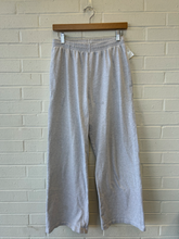 Load image into Gallery viewer, Brandy Melville Pants Size Small
