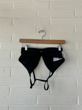 Load image into Gallery viewer, Sports Bra Size Small

