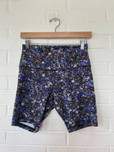 Load image into Gallery viewer, Lulu Lemon Athletic Shorts Size Medium
