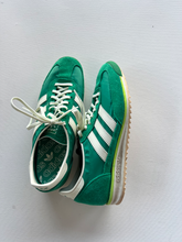 Load image into Gallery viewer, Adidas Casual Shoes Womens 8.5
