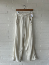 Load image into Gallery viewer, Skims Pants Size Small
