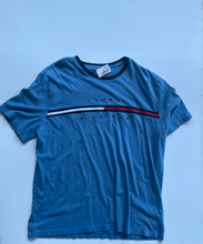 Load image into Gallery viewer, Tommy Hilfiger T-shirt Size XXL
