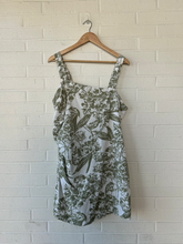 Load image into Gallery viewer, Abercrombie &amp; Fitch Dress Size Extra Large
