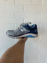 Load image into Gallery viewer, New Balance Womens Athletic Shoes Womens 8
