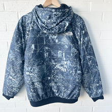 Load image into Gallery viewer, North Face Heavy Outerwear Size Medium
