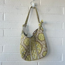 Load image into Gallery viewer, Vera Bradley Purse
