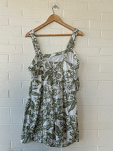 Load image into Gallery viewer, Abercrombie &amp; Fitch Dress Size Extra Large
