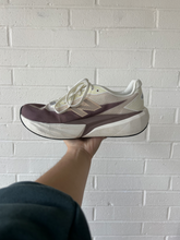 Load image into Gallery viewer, New Balance Womens Athletic Shoes Womens 9.5
