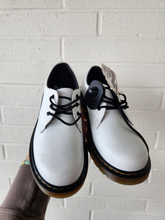 Load image into Gallery viewer, Dr Martens Casual Shoes Womens 6
