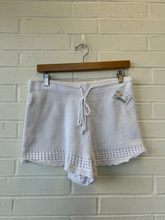 Load image into Gallery viewer, Aerie Shorts Size Medium
