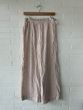 Load image into Gallery viewer, Aerie Pants Size Small
