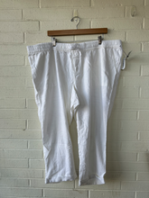 Load image into Gallery viewer, Old Navy Pants Size XXL
