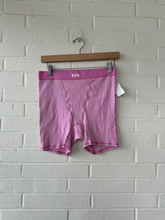Load image into Gallery viewer, Skims Shorts Size Medium
