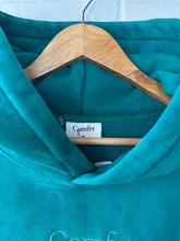 Load image into Gallery viewer, Comfrt Sweatshirt Size Medium
