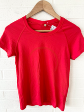Load image into Gallery viewer, Lululemon Athletic Top Size Small
