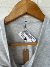 Load image into Gallery viewer, Skims Short Sleeve Top Size Extra Small
