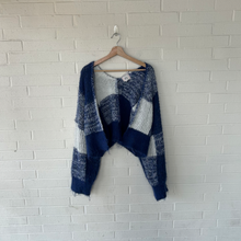 Load image into Gallery viewer, Bdg Sweater Size Large
