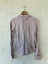 Load image into Gallery viewer, Lulu Lemon Athletic Top Size Small
